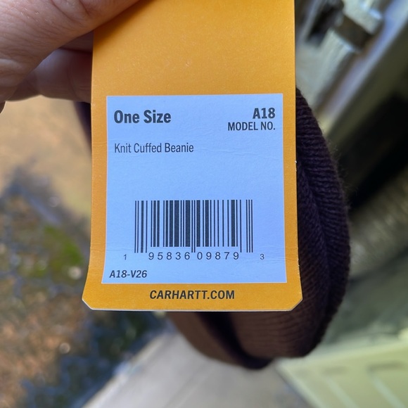 Brand new carhartt knit cuffed beanie! Women’s or men’s. One size. Color/wine - Picture 3 of 4